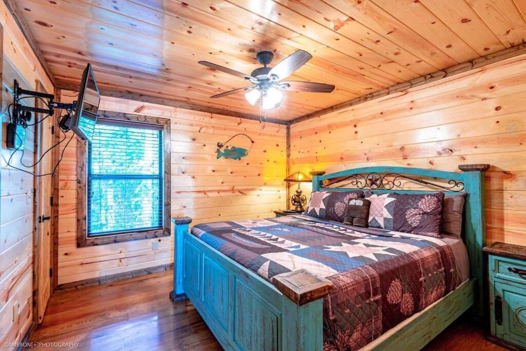 Iron Horse Lodge Sleeps 18, Games, Fire Pit, Hot Tub, Ev, More Broken Bow Eksteriør bilde