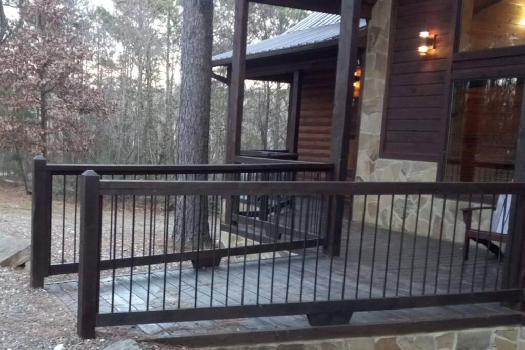 Iron Horse Lodge Sleeps 18, Games, Fire Pit, Hot Tub, Ev, More Broken Bow Eksteriør bilde