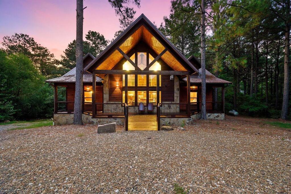 Iron Horse Lodge Sleeps 18, Games, Fire Pit, Hot Tub, Ev, More Broken Bow Eksteriør bilde